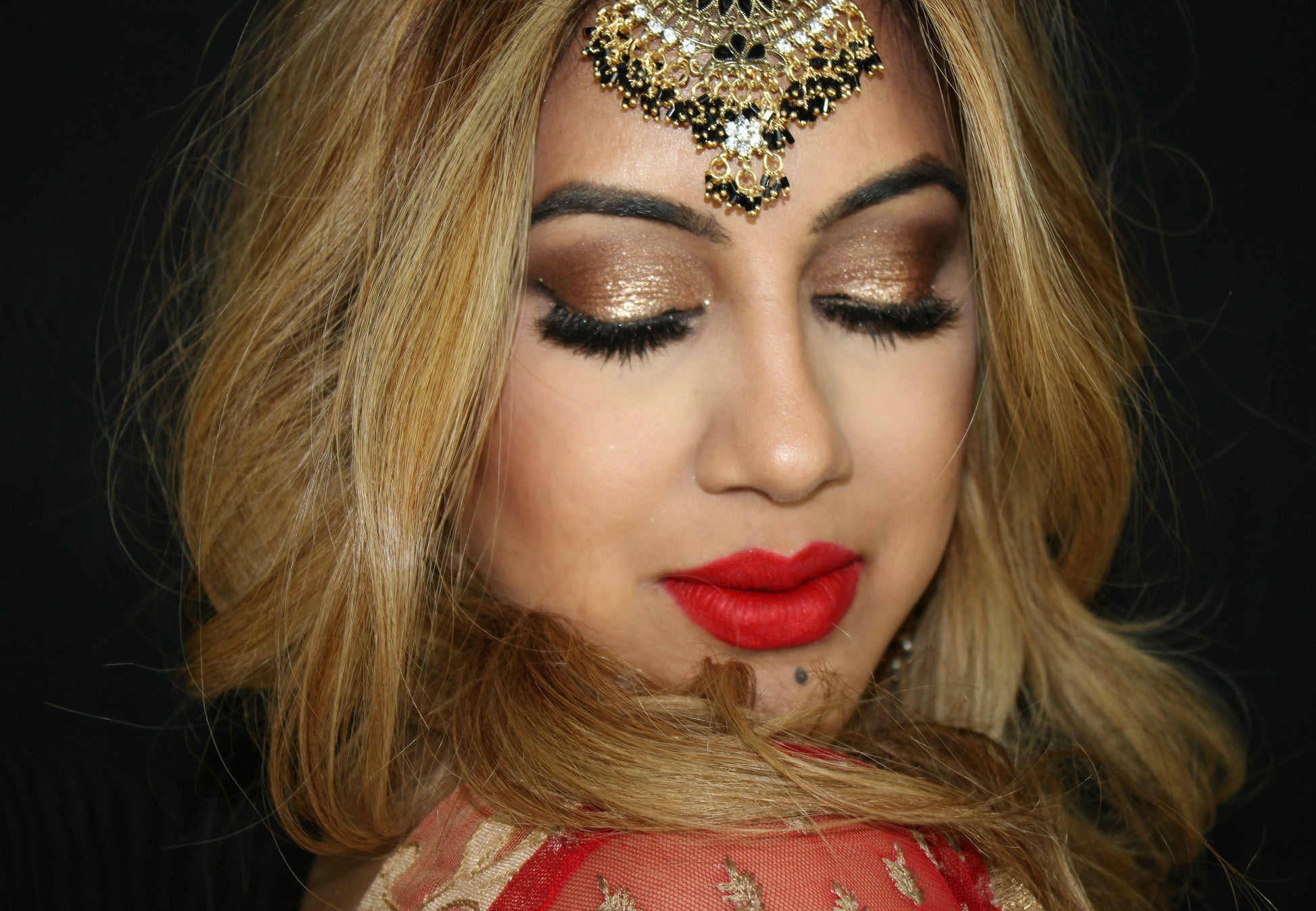 Cream Metallic Foil Shadow w/ Jojoba Oil in DUBAI - Sahi Cosmetics